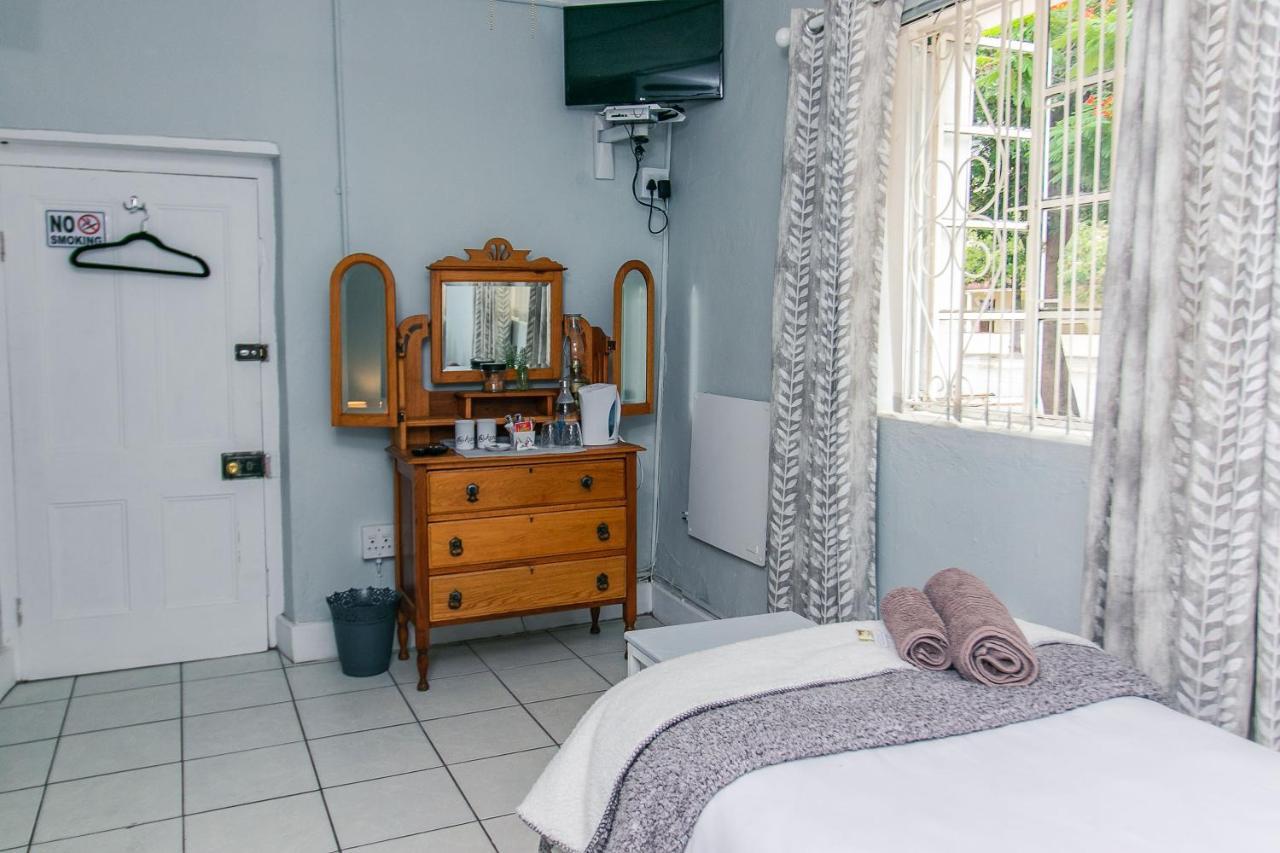 @Karoo Guesthouse Храфф-Рейнет Экстерьер фото